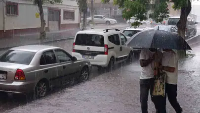 Kars’ta mevsim dışı kış provası: Sanayi bölgesi bir anda beyaza büründü