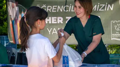 Minik öğrencilerin okul çantaları Kuşadası Belediyesi ile doldu: 122 bin öğünlük destek