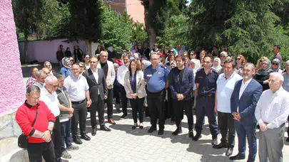 Kula'da el emeği göz nuru eserler görücüye çıktı: Öğrenmenin yaşı olmadığını kanıtladılar