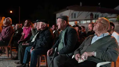 Denizli’de beyaz perde köy meydanlarına indi: Nostalji rüzgarı esiyor