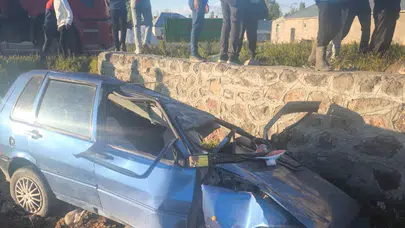 Muş yolunda korku dolu anlar: Kontrolden çıkan otomobil şarampole uçtu
