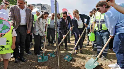 Bursa’nın yeşil kimliğine minik ellerden büyük destek: 200 fidan toprakla buluştu