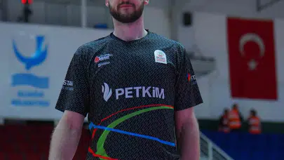 Potanın dev ismi İzmir'de kaldı: Petkimspor rotayı bozmadı