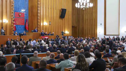 Özgür Özel’den sert çıkış: "Bu kötücül akla kim yol veriyorsa hakkımı helal etmiyorum"
