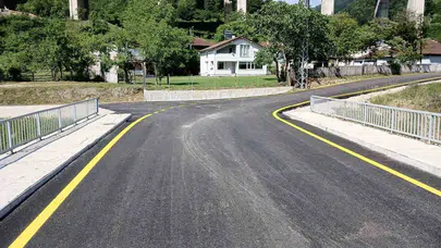 Düzce’de sürücülerin yüzünü güldüren çalışma: Köy yolları artık çok daha güvenli