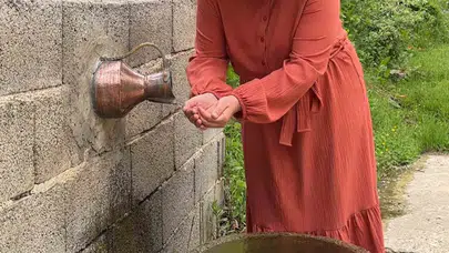 Rize’nin pratik zekası sosyal medyayı salladı: Musluk yerine güğüm taktı