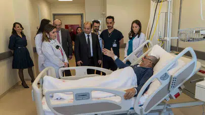 9 yıllık esarete son: Parkinson hastası Salih Kara, beyin piliyle yeniden hayata tutundu