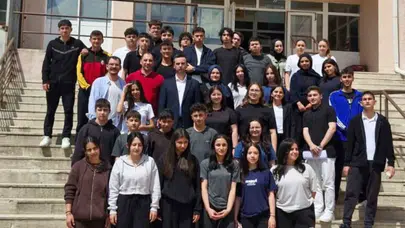 Geleceği inşa etmenin ilk adımı doğru tercihten geçiyor: 2 bin öğrenciye rehberlik eli uzandı