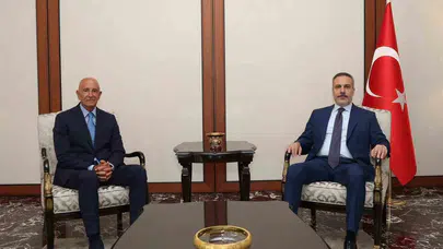 Ankara'da kritik diplomasi trafiği: Hakan Fidan ve Tom Barrack bir araya geldi