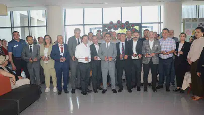 Acıpayam’da el emeği şöleni: Kursiyerlerin bir yıllık maratonu sergide buluştu