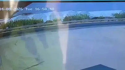 Kontrolden çıkan otomobil dereye uçtu: Kaza anı güvenlik kamerasında kaydedildi