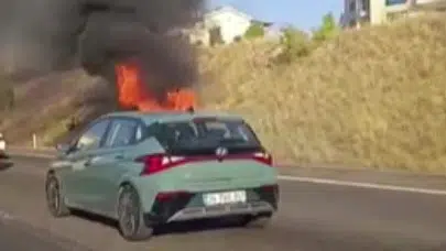 Ankara'da otomobilin yangını can ve mal kaybı olmadan söndürüldü