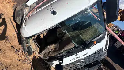 Üçevler’de acı kaza: İl Özel İdaresi aracı kontrolden çıktı, bölgeye ekipler yağdı!