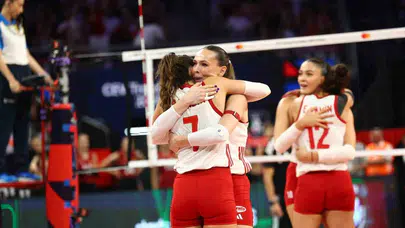 A Milli Kadın Voleybol Takımı, Avrupa Şampiyonası'nda yarı final biletini kaptı