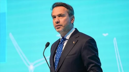 CHP’li vekilin elinde tüp patladı! Bakan Bayraktar’ın cevabı sosyal medyayı salladı