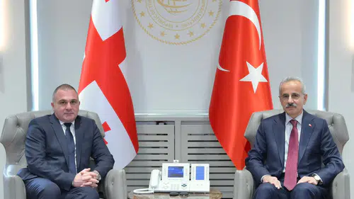 Bakan Uraloğlu, Gürcistanlı mevkidaşıyla kazaya ilişkin taziye görüşmesi yaptı