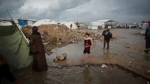 Gazze’de yürek yakan manzara! Çadırlar sular altında