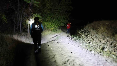 Elazığ’da kayıp otizmli çocuğu arama çalışmaları 72. saatte de gece boyunca sürüyor