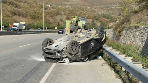 Otomobil takla attı, yaralılar yola savruldu!