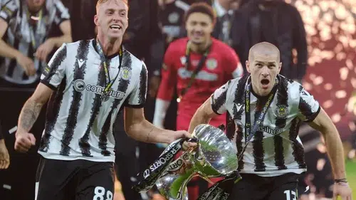 St. Mirren’den Hampden Park’ta tarihi zafer: Lig kupası finalinde Celtic’i devirdi