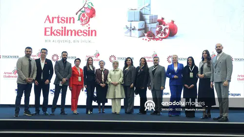 'Artsın Eksilmesin' pazarı nar fidesiyle başladı!