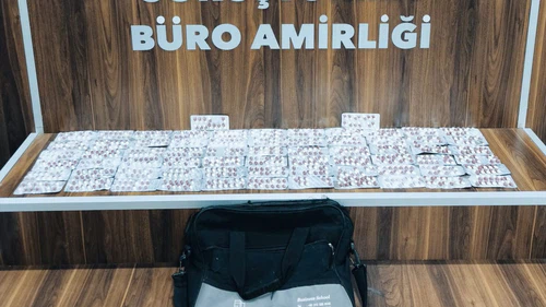 Gaziemir’de uyuşturucu baskını: Evden 894 hap çıktı!