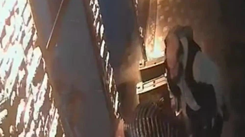 Kayseri’de esnaf boğazına şeker kaçan çocuğu heimlich manevrasıyla kurtardı... O anlar kamerada