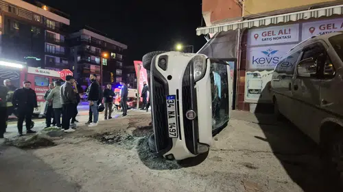 Tekirdağ'da korkunç trafik kazası! Hafif ticari araç 4 araca çarptı