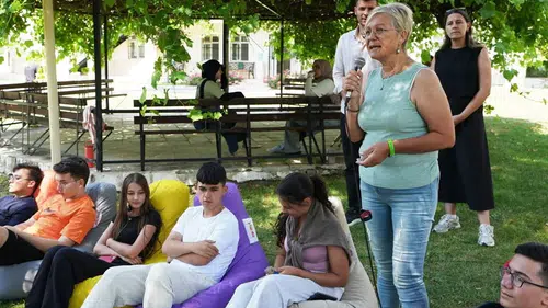 Denizli Büyükşehir Belediyesi yaz kampında gençler Gri Koç ile buluştu