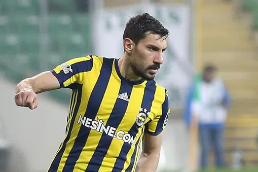 Şener Özbayraklı