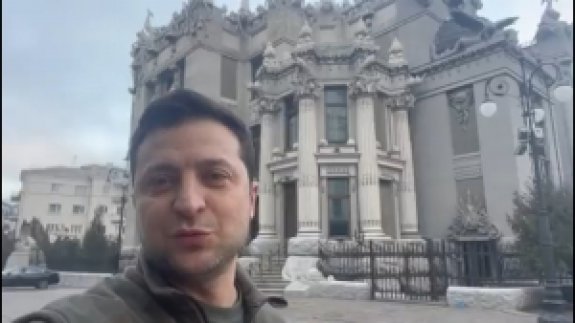 Zelenski Rusya'ya yine meydan okudu: Silahları bırakmayacağız