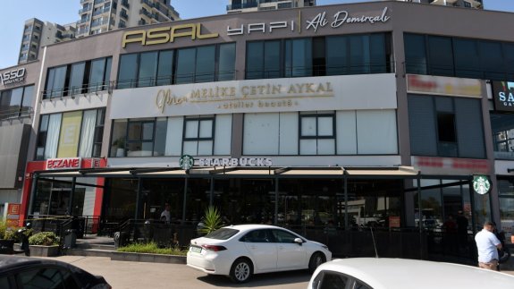 Belediye başkanının kızının güzellik merkezine silahlı saldırı