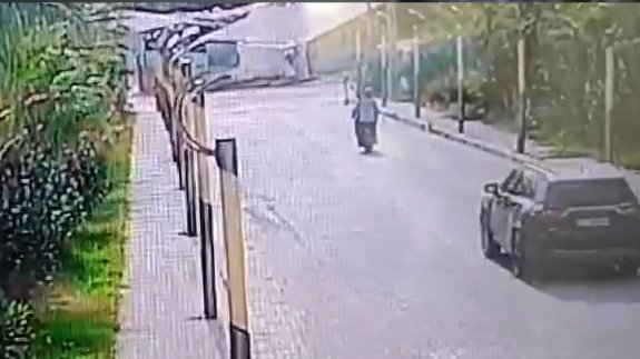 Parasını gasbeden iki motosikletliyi cipiyle çarparak öldürdü