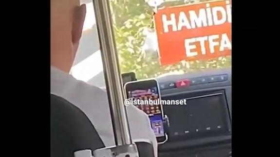 Minibüs şoförü direksiyon başında “sanal bahis” oynadı!
