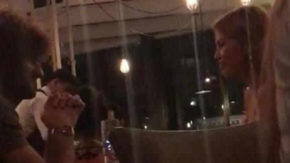 Marouane Fellaini Rus mankenle yakalandı