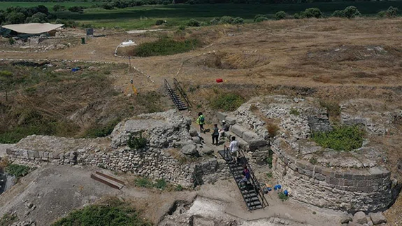Daskyleion Antik Kenti'nin görünürlüğü surların ortaya çıkmasıyla artacak