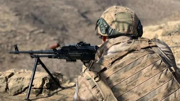Türk Silahlı Kuvvetlerinin 'Pençe'si terör yuvalarını dağıtıyor