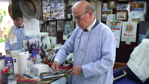 İstanbul'un en eski berberi yıllara meydan okuyor