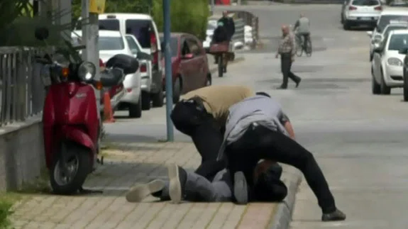 Kendilerini 'Polis' Olarak Tanıtıp FETÖ Tehdidiyle Dolandırdılar