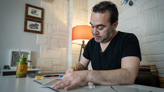 Kağıt oyma sanatçısı Sinan Kanmaz, alanında ustalar yetiştirmeyi amaçlıyor