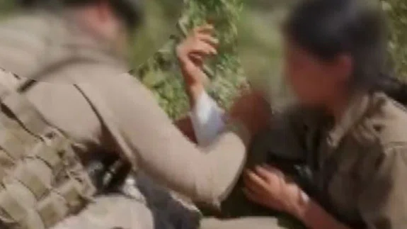 Mehmetçik'ten yaralı teröriste şefkat eli