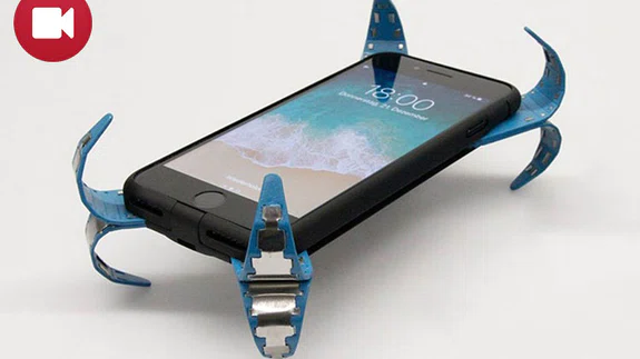 İşte 4 Ayak Üstüne Düşen Telefon Kılıfı