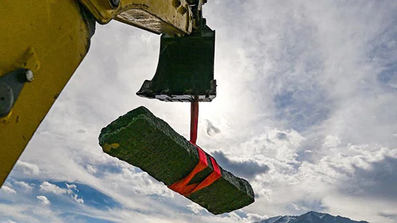 Van Gölü'nün çekilmesiyle ortaya çıkan Selçuklu mezar taşları koruma altına alındı