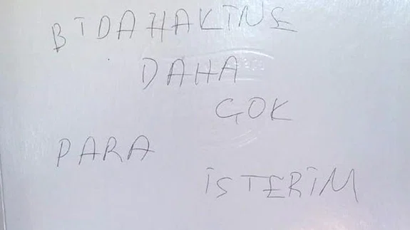 Hırsızlık için girdiği iş yerindeki parayı az bulunca not bıraktı