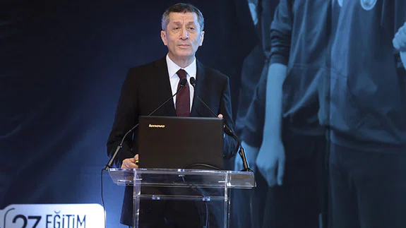 "Liselere yeni eğitim modelinin ilk sınavı 2024 yılında yapılacak"