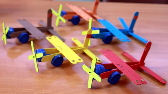 Özel gençlerin atıklardan yaptığı oyuncaklar çocuklara hediye edilecek