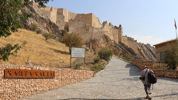 Kahta Kalesi 17 yıl sonra kapılarını ziyaretçilerine açtı