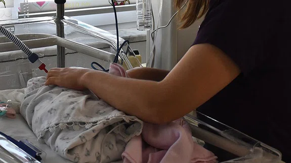 Aşı olmayan hamilelere 'bebekleriniz de tehlikede' uyarısı