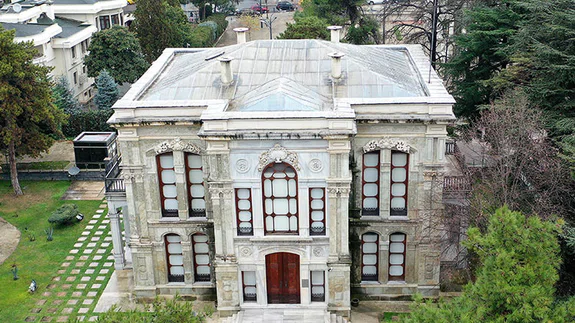 Osmanlı mirası Kasr-ı Hümayun Sarayı ihtişamıyla yıllara meydan okuyor