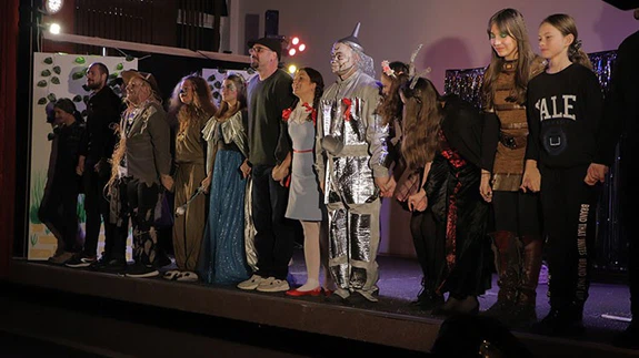 Türkiye mezunu Buş, Kosovalı sanatseverleri Türk tiyatrosuyla buluşturuyor